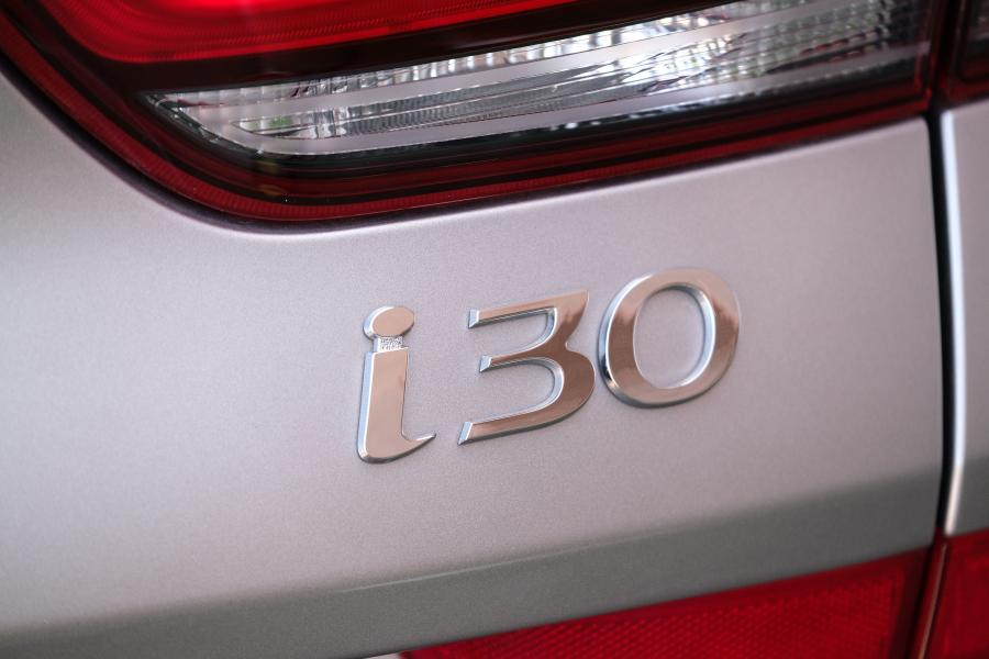 Логотип Hyundai i30 Wagon (PD) 2018 года  (WW) (фото 13 из 29)